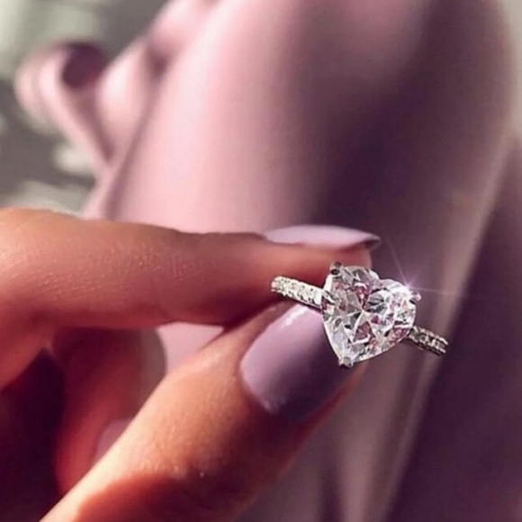 ¥ NEW DIAMOND HEART STERLING SILVER RING - Picture 4 of 6